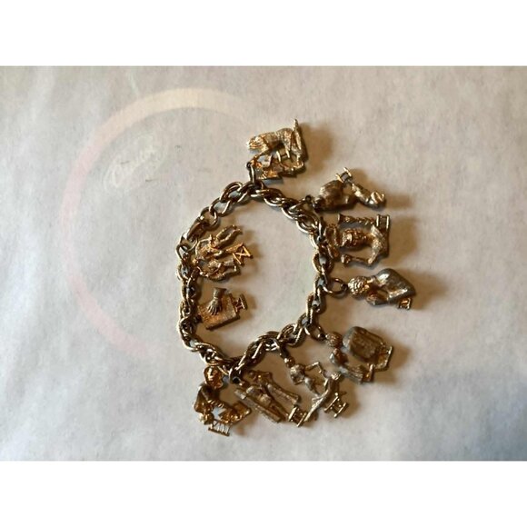 Vintage Heavy Charm Bracelet Religious 10 Charms - Picture 2 of 2